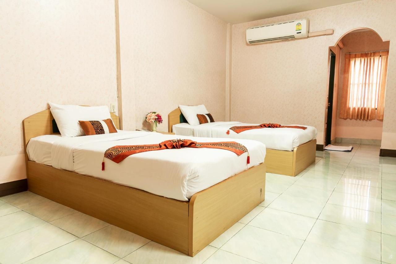 Pn Gold Resort Bangsaen Exterior foto